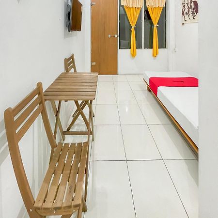 Hotel Reddoorz Syariah At Jalan Ra Kosasih Sukabumi Exterior foto